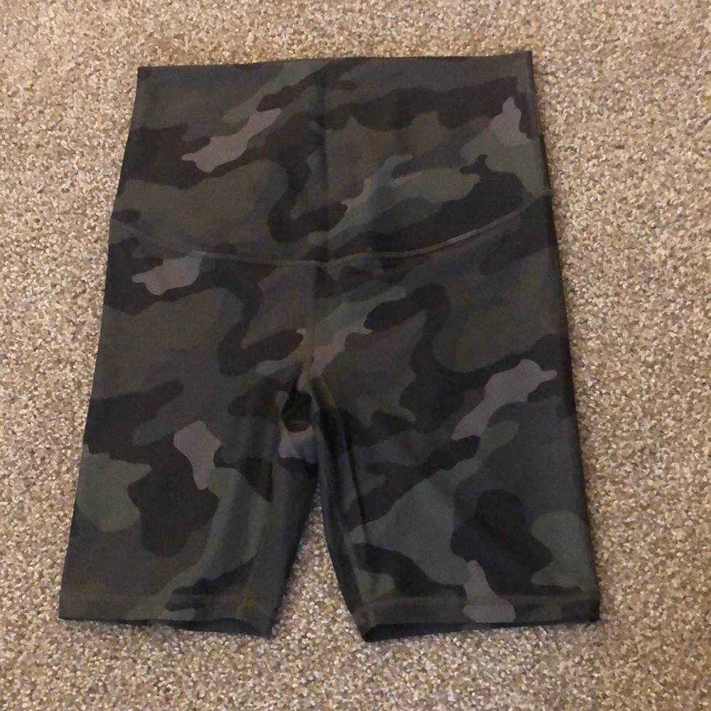 Camo old navy maternity workout bike shorts